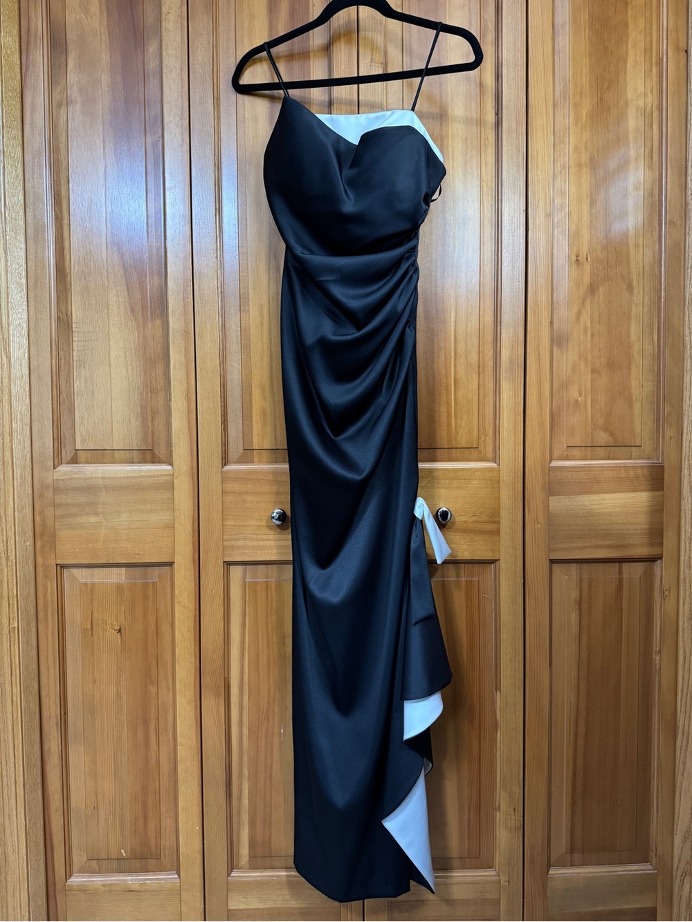Deadstock Cache Black and White Satin Draped Spaghetti-Strap Gown Sz 2